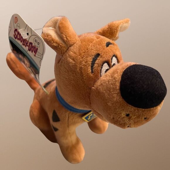 NWT Warner Brothers Scooby Doo Plush Stuffed Animal 5” - Picture 1 of 5
